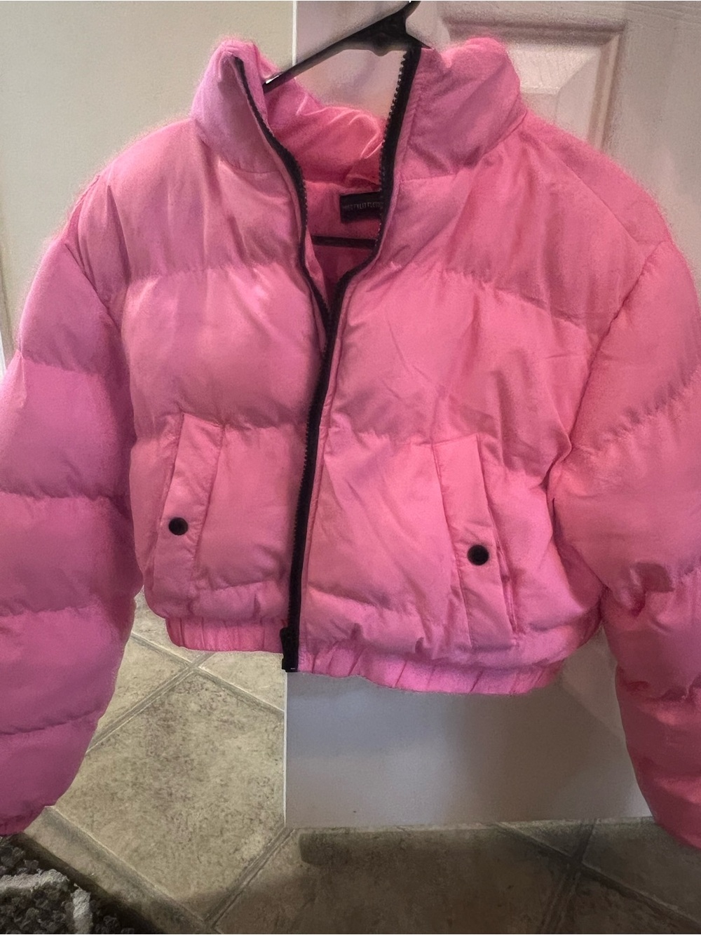 PrettyLittleThing Hot Pink Cropped Puffer Jacket